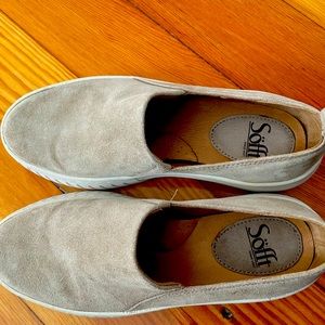 Sofft Potina “sneaker” casual slip on shoe. Size 7.5. Leather. Comfortable.
